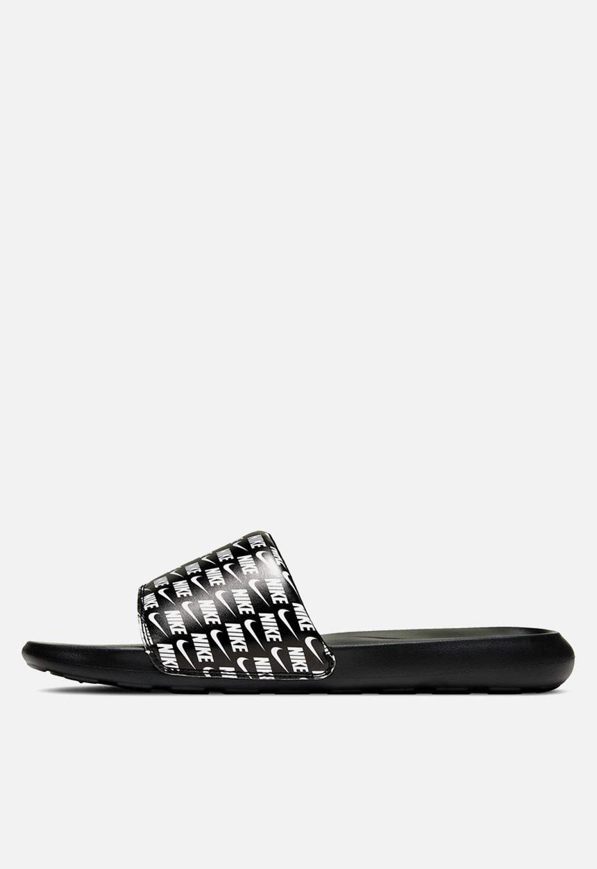 Nike - Victori One - black & white