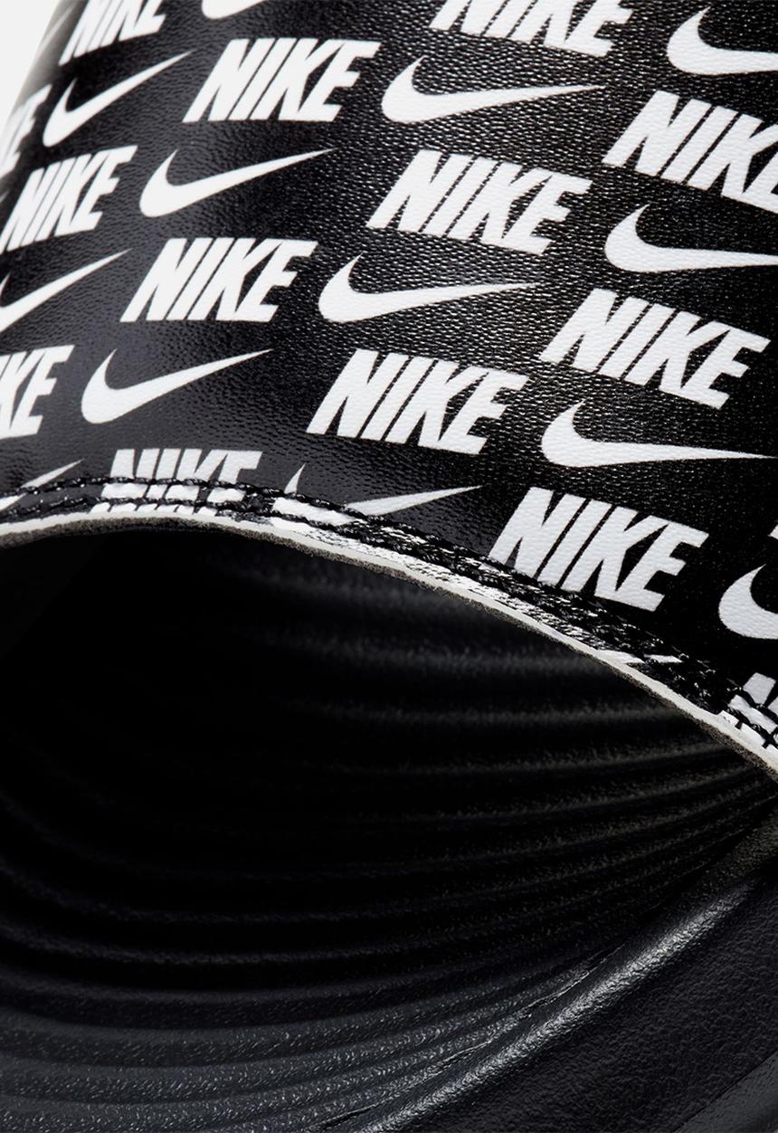Nike - Victori One - black & white