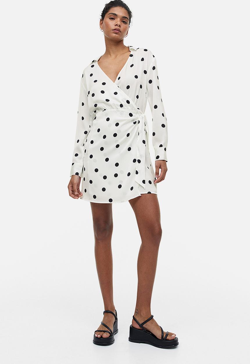 H&M - Satin wrap shirt dress - white spotted 