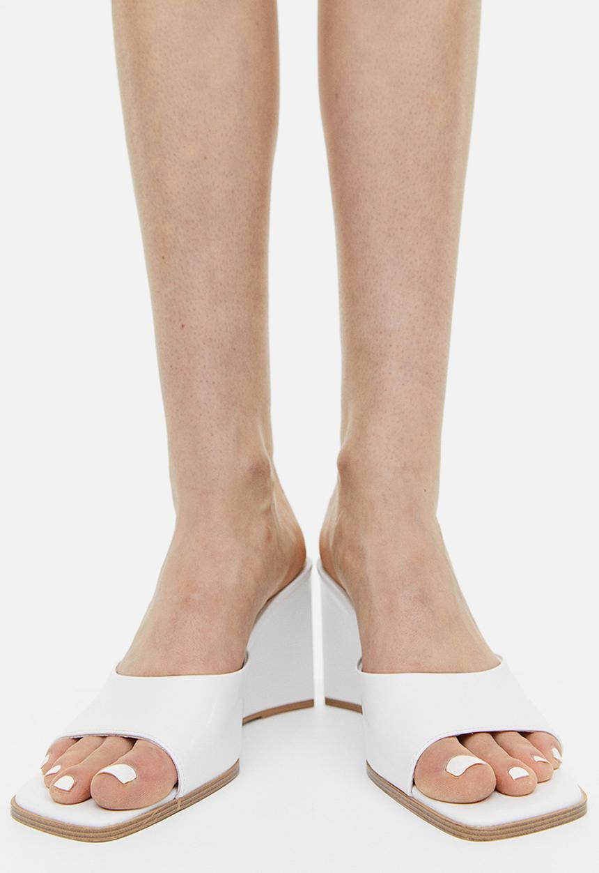 H&M - Wedge-heeled mules - white