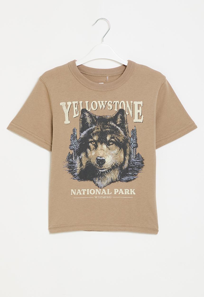 Cotton On - Jonny short sleeve print tee - taupy brown/yellowstone wolf
