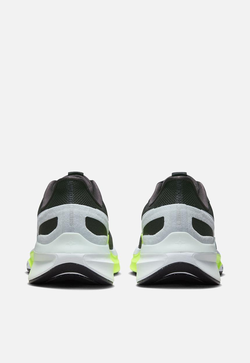 Nike - Structure 25
