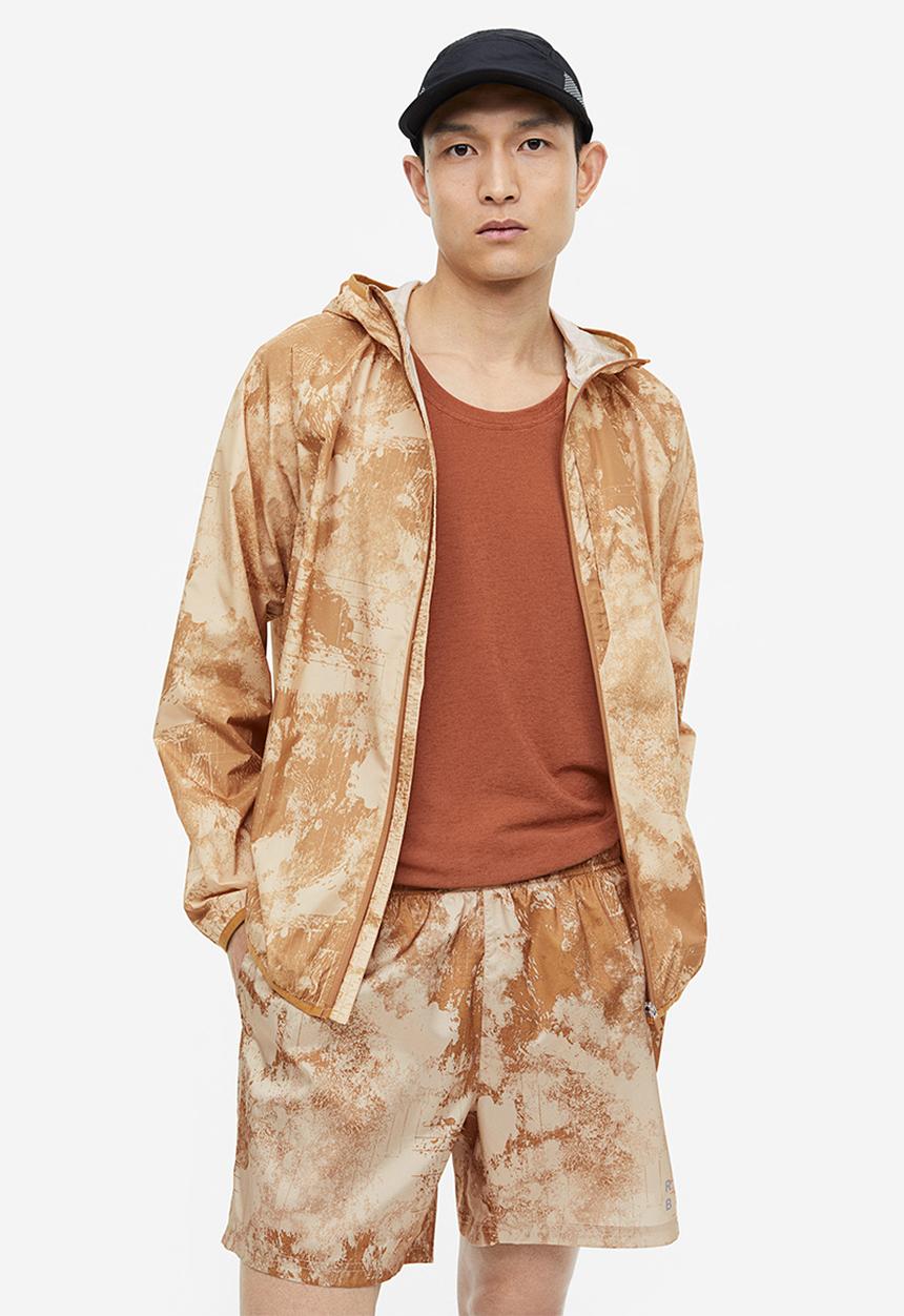 H&M - Fast-drying sports shorts - beige patterned