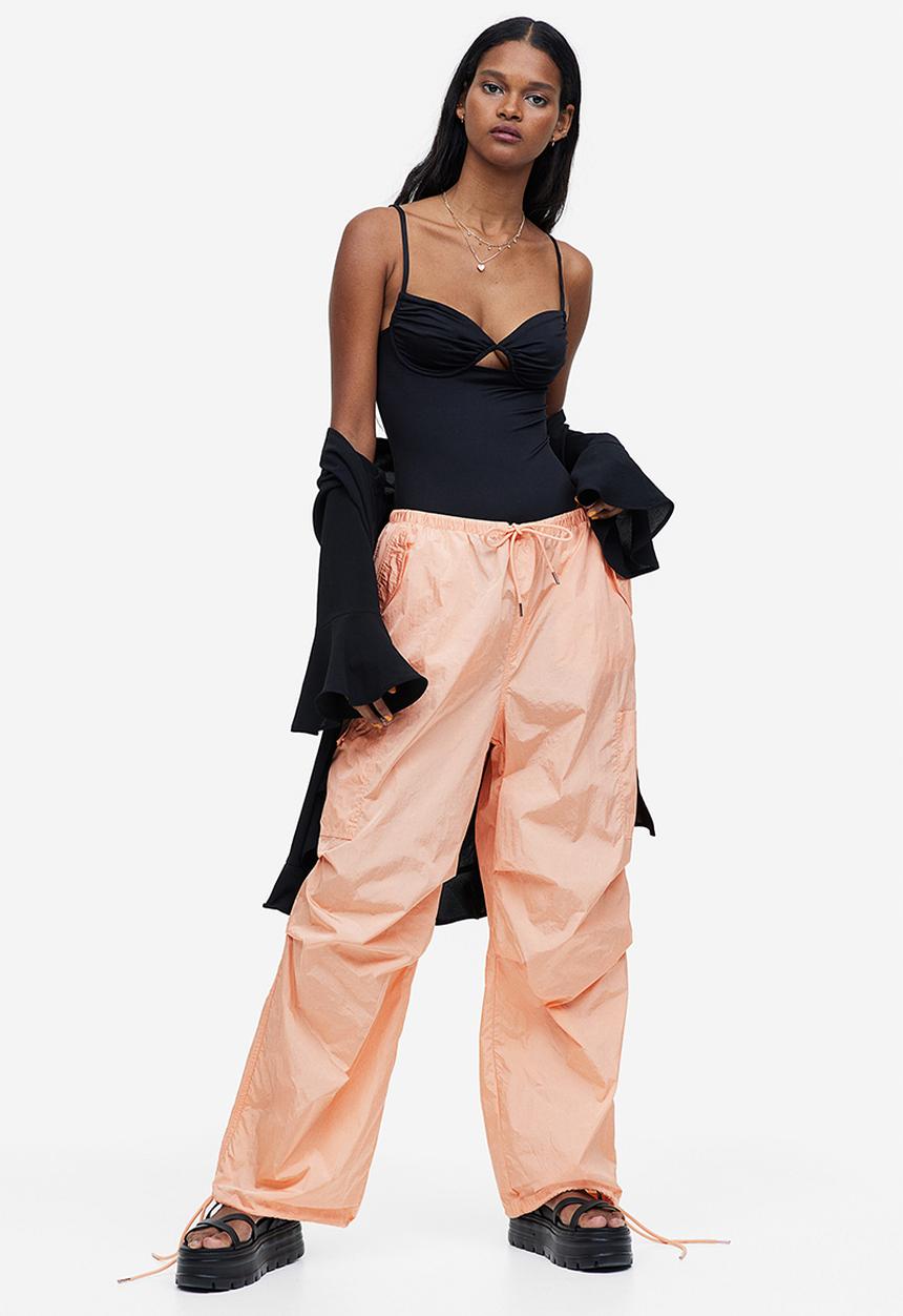 H&M - Nylon parachute trousers - apricot
