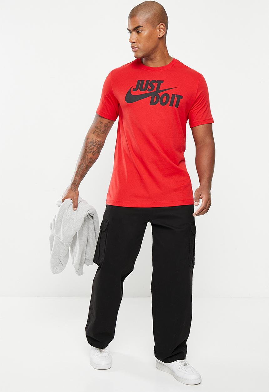 Nike - Nsw tee new jdi swsh fs - university red/black