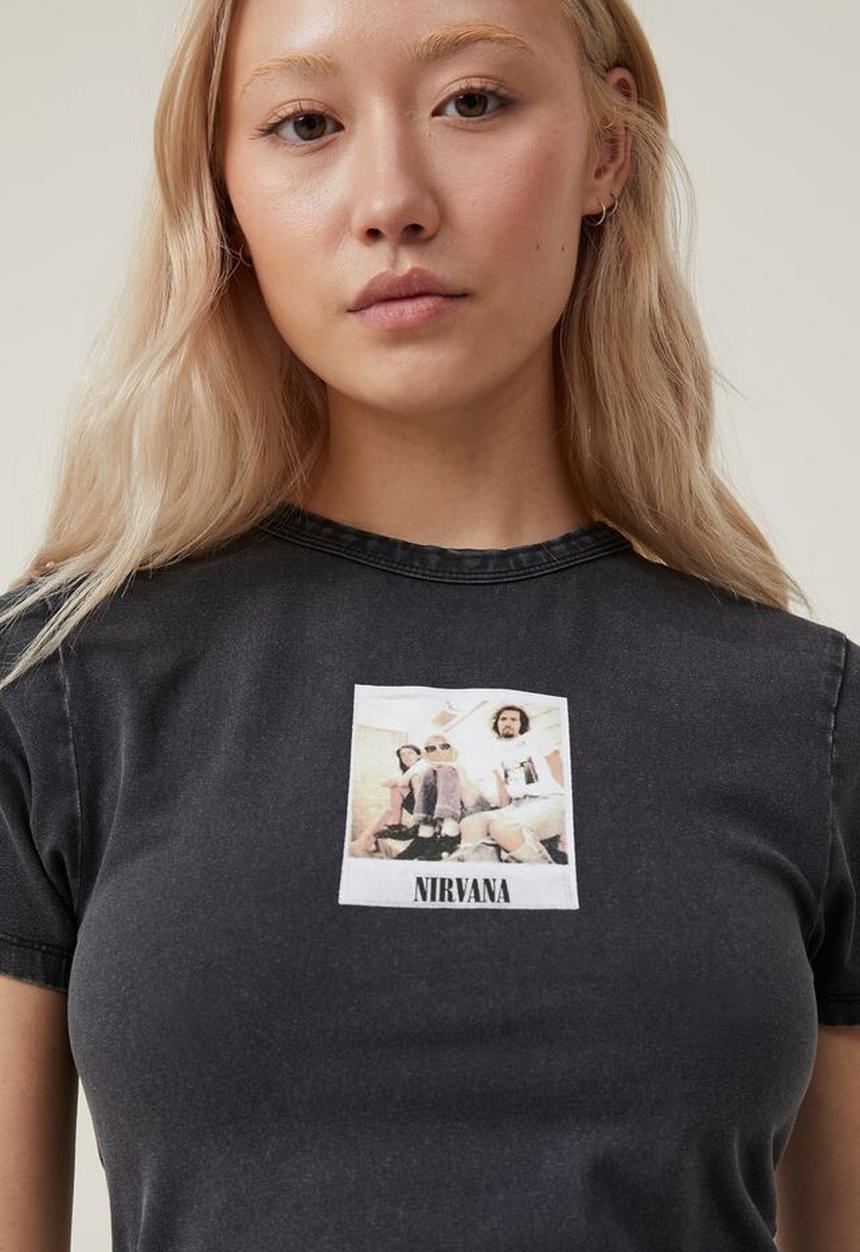 Cotton On - Fitted graphic music longline tee - lcn mt nirvana band polaroid/black