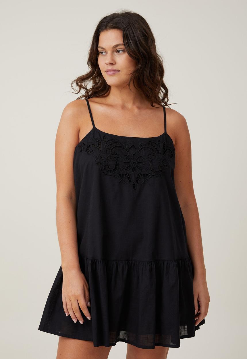 Cotton On - Plus brodie mini dress - black