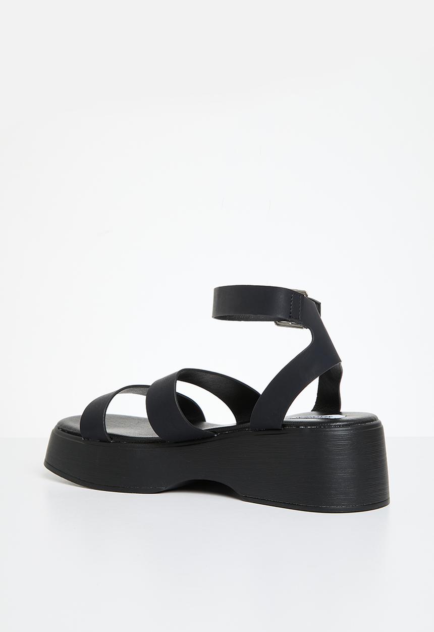 Madison® - Hannah flatform strap sandal - black