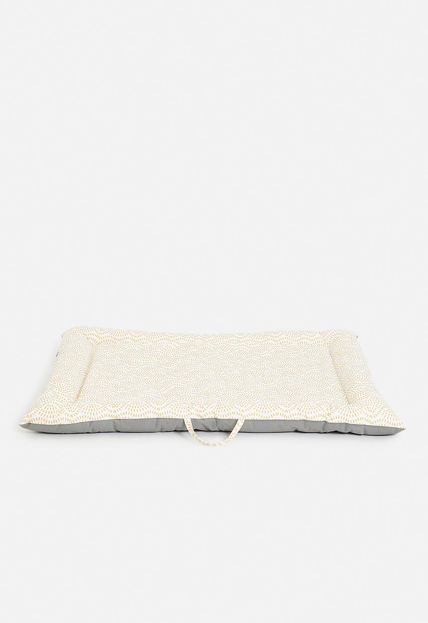 Sixth Floor - Wella playmat - mustard