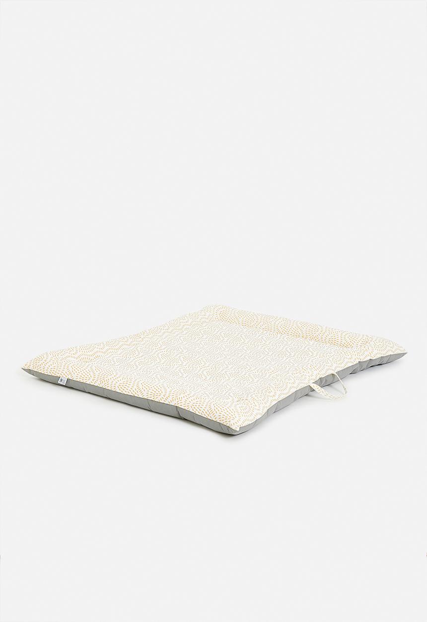 Sixth Floor - Wella playmat - mustard