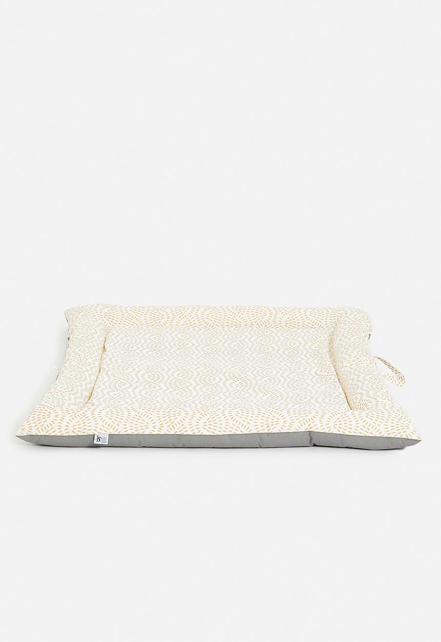 Sixth Floor - Wella playmat - mustard