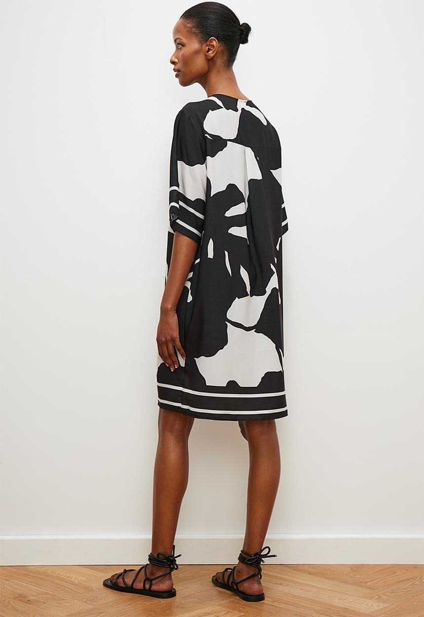 edit - Printed v neck shift dress - black floral