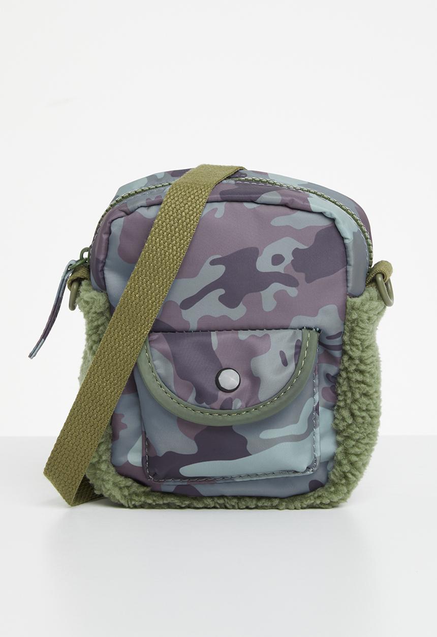Cotton On - Teddy cross body bag - swag green & camo