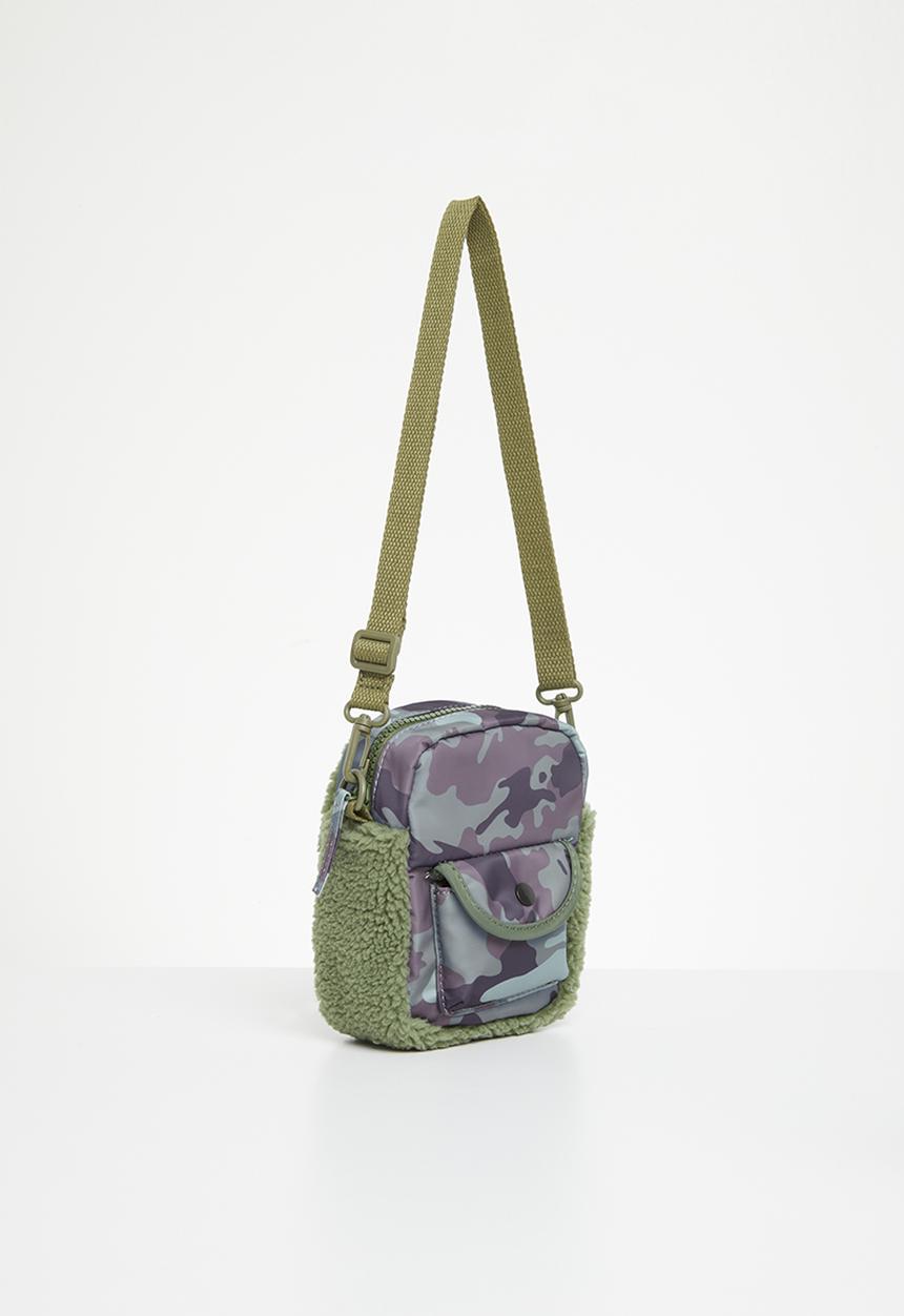Cotton On - Teddy cross body bag - swag green & camo