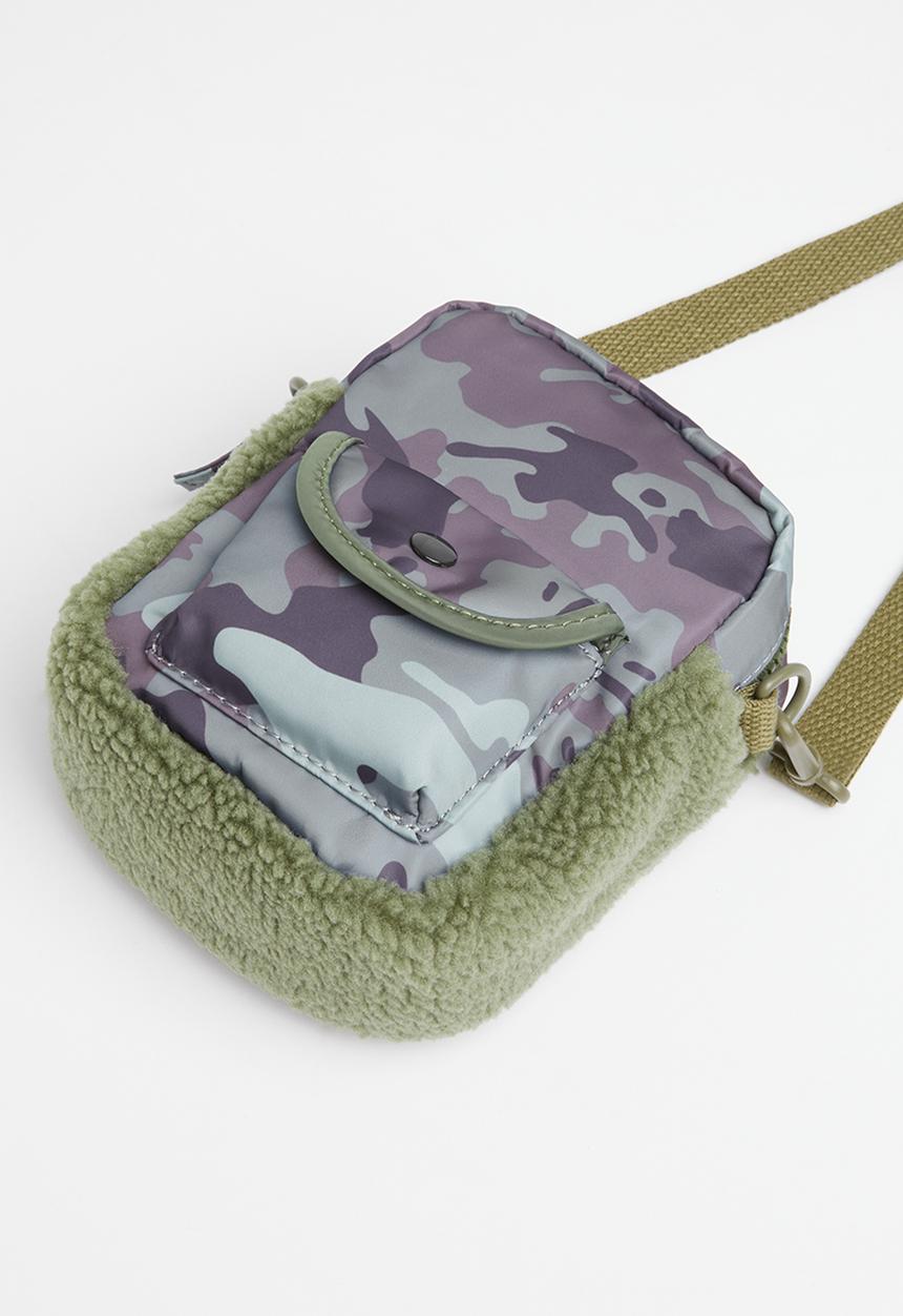 Cotton On - Teddy cross body bag - swag green & camo