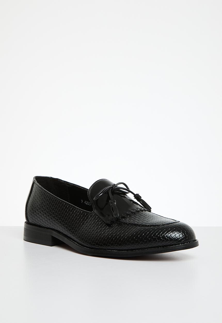 PC - Formal slip on bow - black basket weave 