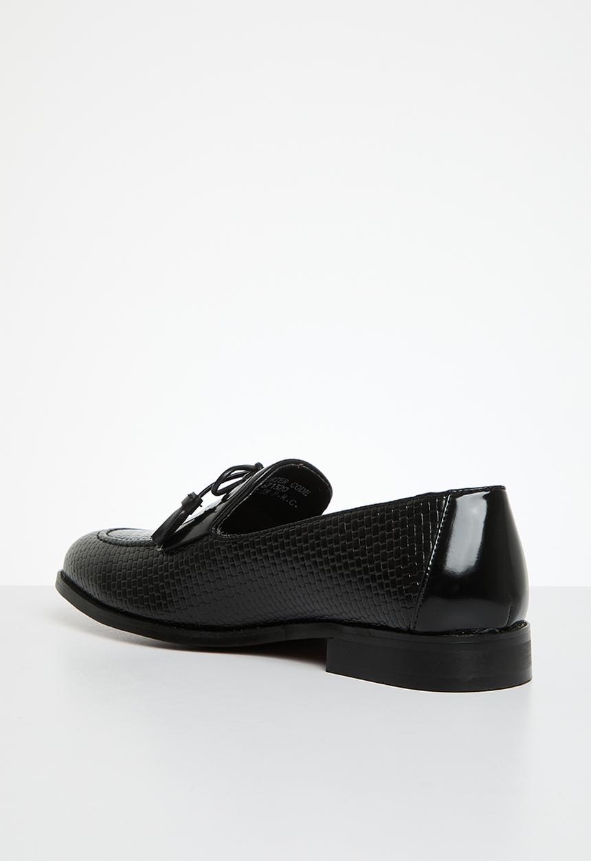 PC - Formal slip on bow - black basket weave 
