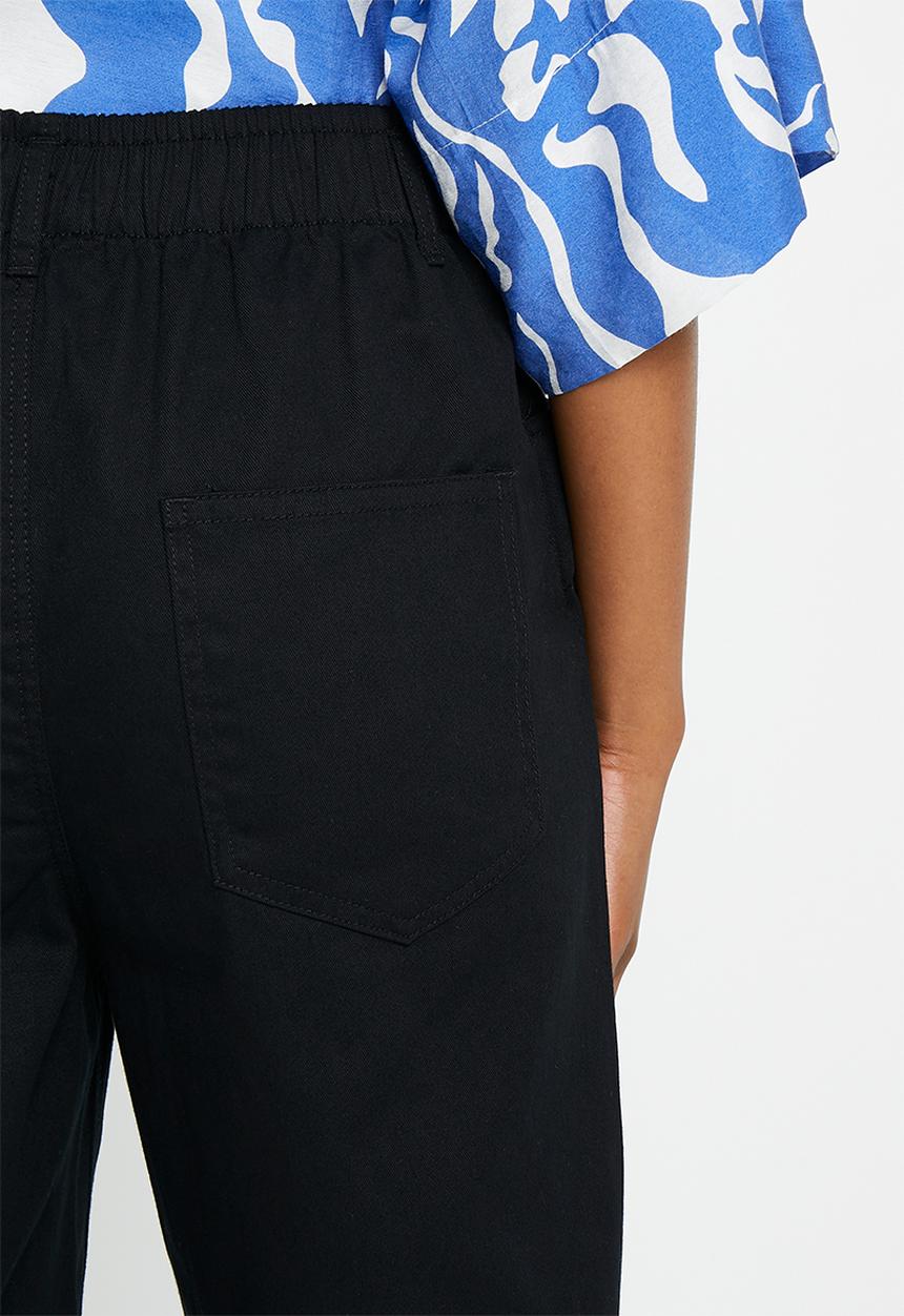 Me&B - Dee Dee update jean - black