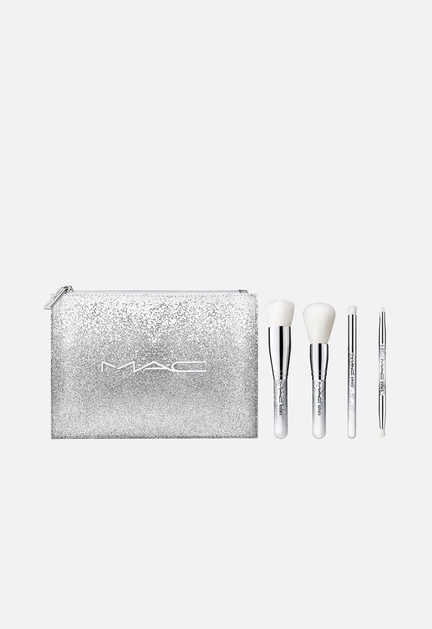 MAC - Bizzare Blizzard Brush Of Snow Essential Brush Kit