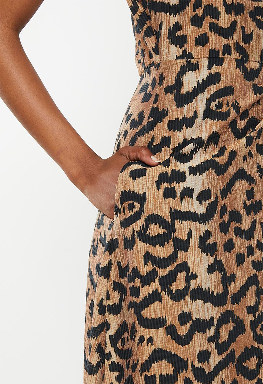 Me&B - The wrap dress with shirred sleeve - animal