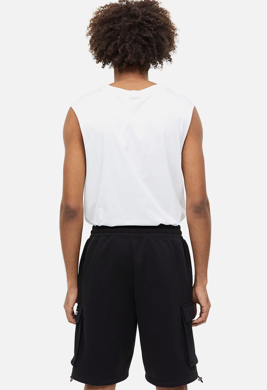 H&M - Relaxed fit printed cargo sweatshorts - black
