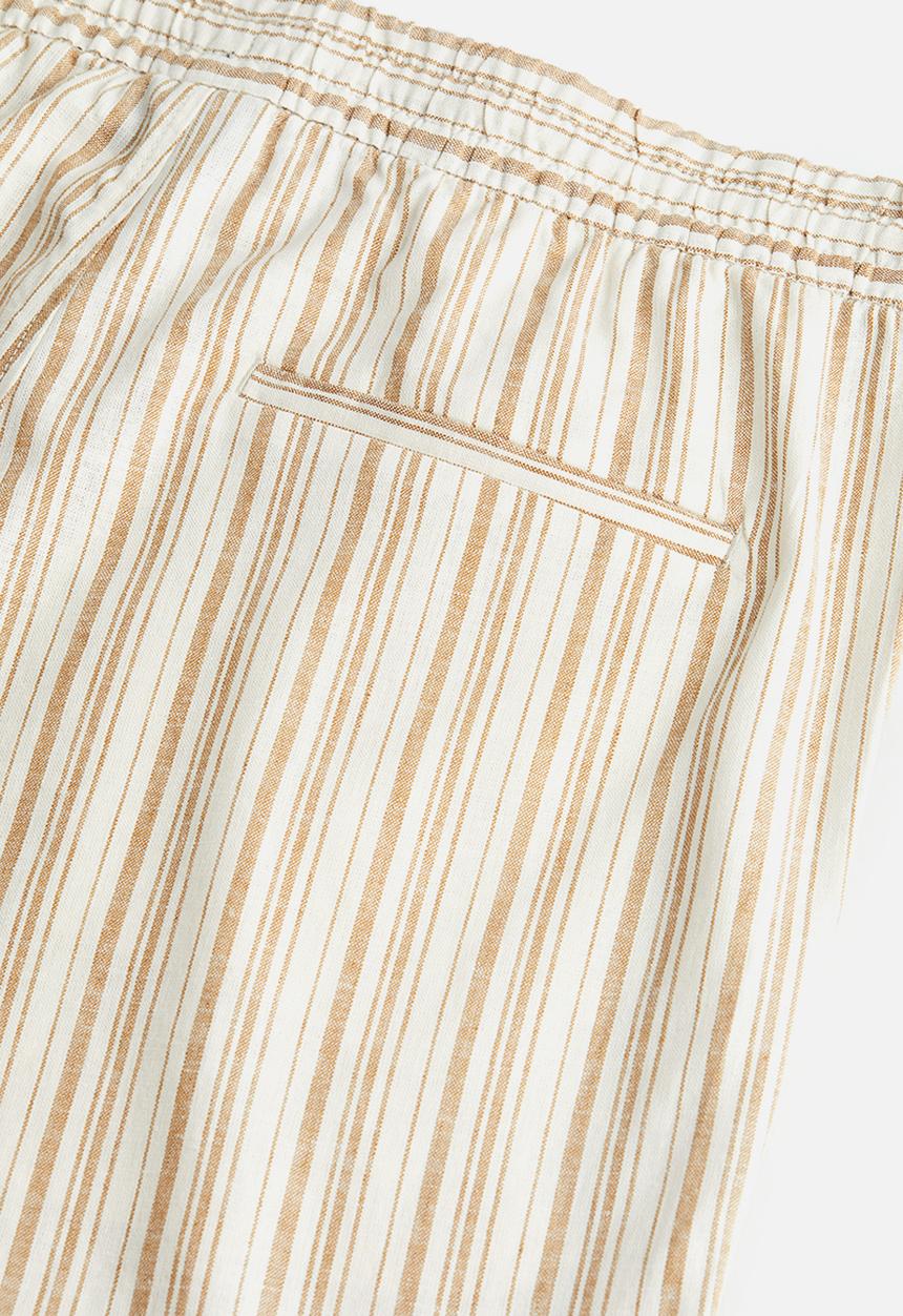 H&M - Regular fit linen-blend shorts - white/beige striped 