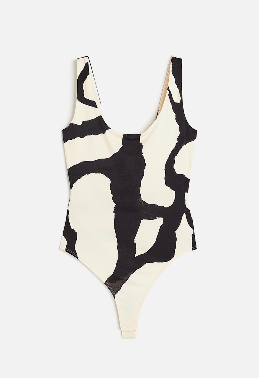 H&M - Textured body - white patterned