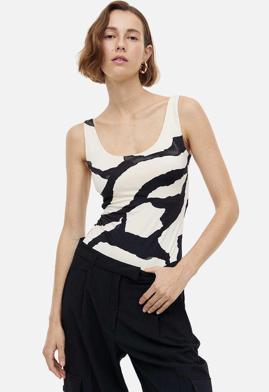 H&M - Textured body - white patterned