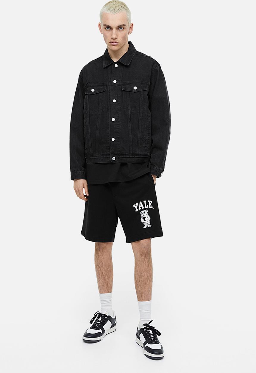 H&M - Regular fit printed sweatshorts - black