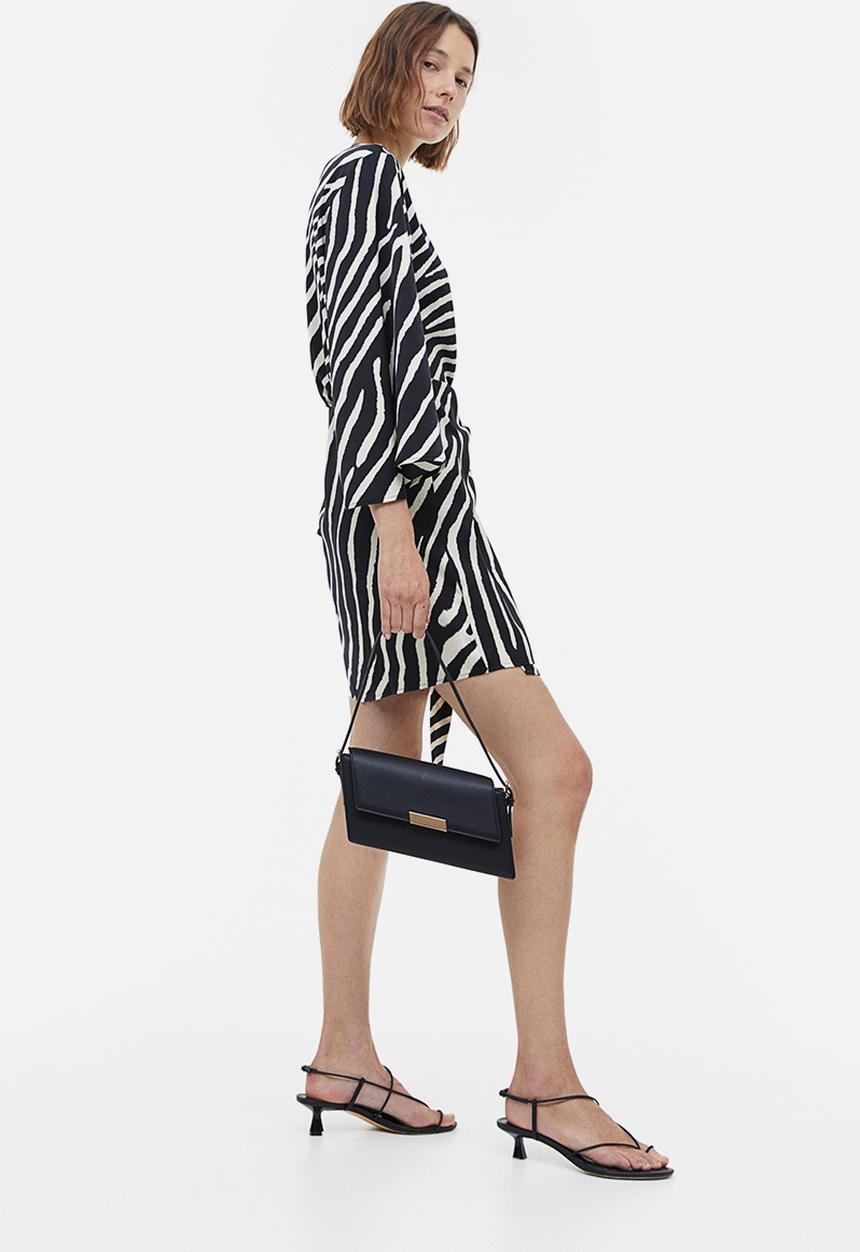 H&M - Satin wrap dress - black zebra print