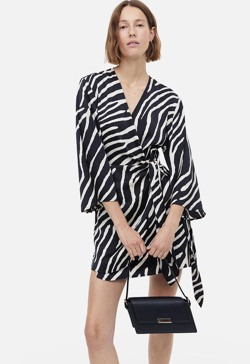 H&M - Satin wrap dress - black zebra print