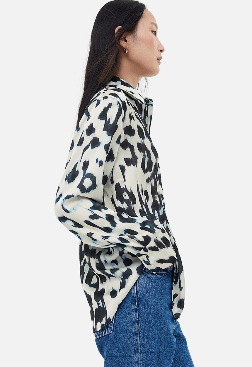 H&M - Pointed-collar shirt - cream & leopard print