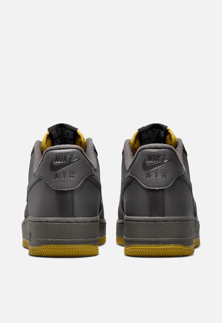 Nike - Air Force 1 '07 lv8
