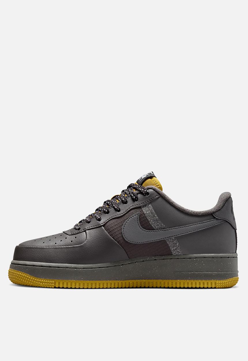 Nike - Air Force 1 '07 lv8