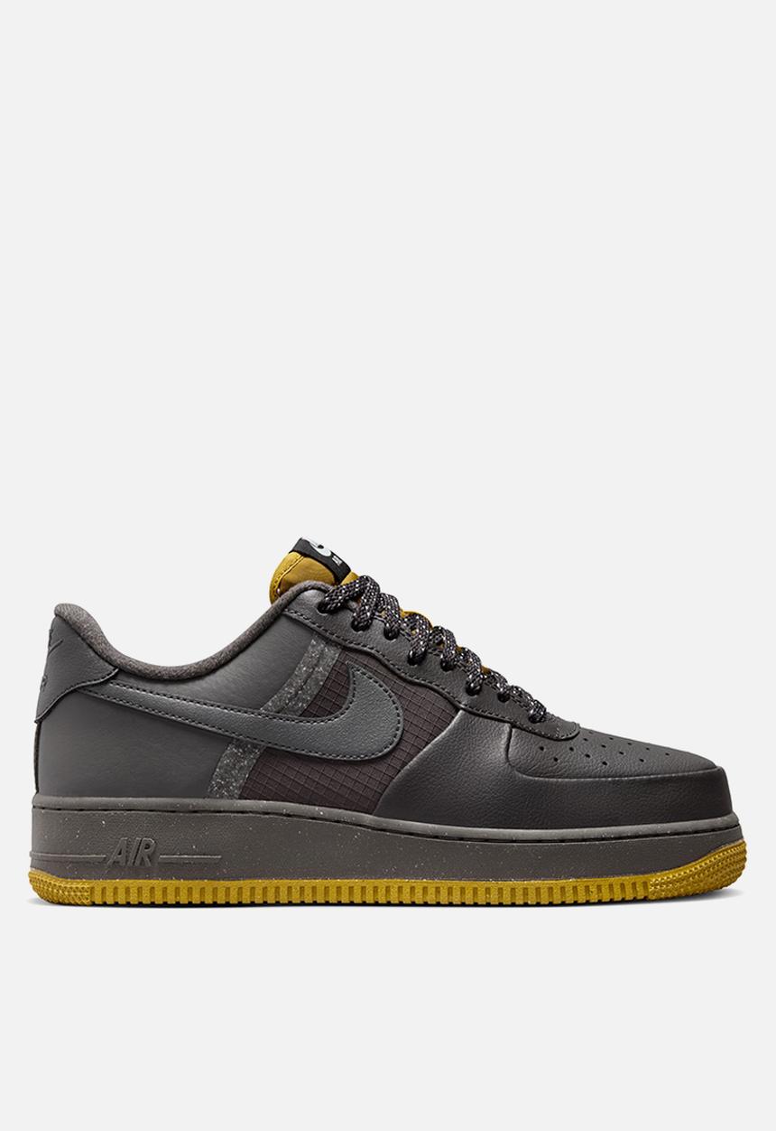 Nike - Air Force 1 '07 lv8