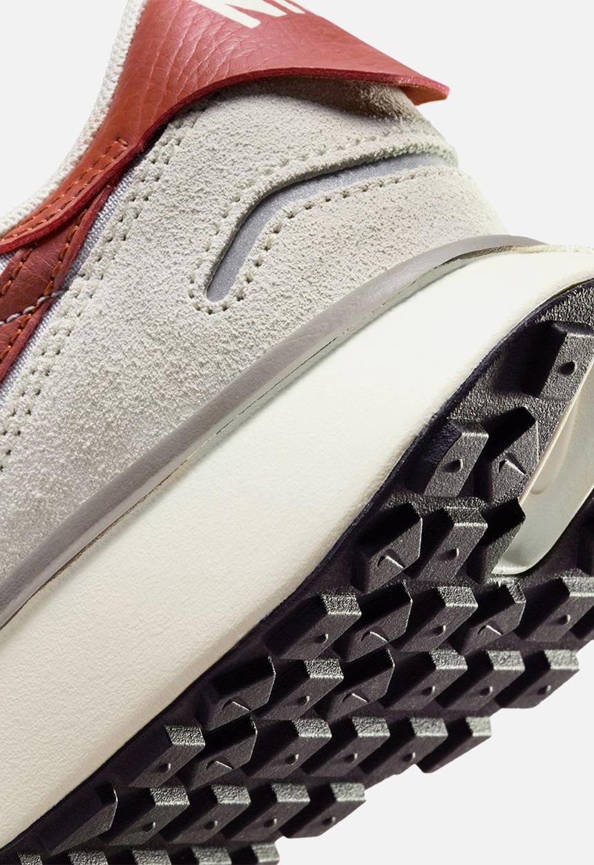 Nike - Phoenix Waffle