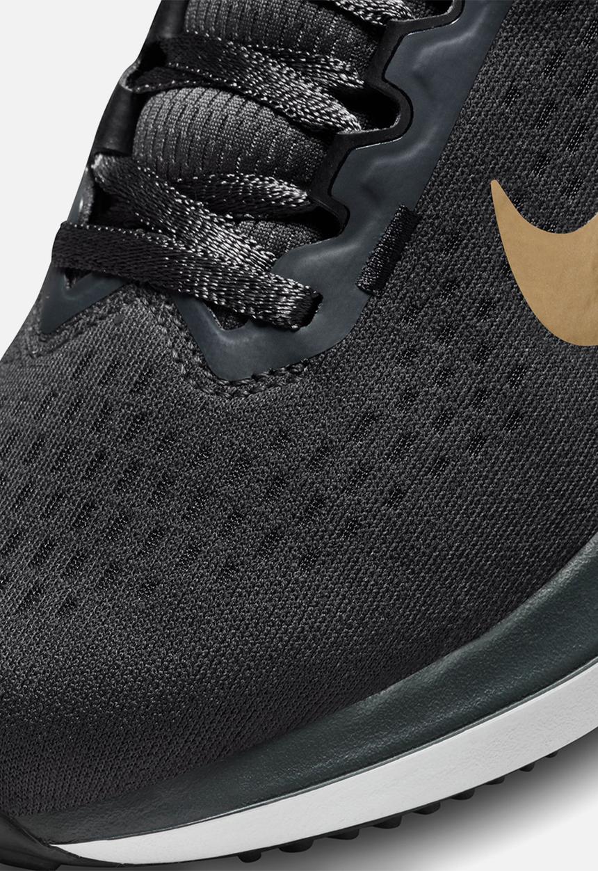 Nike - Winflo 10