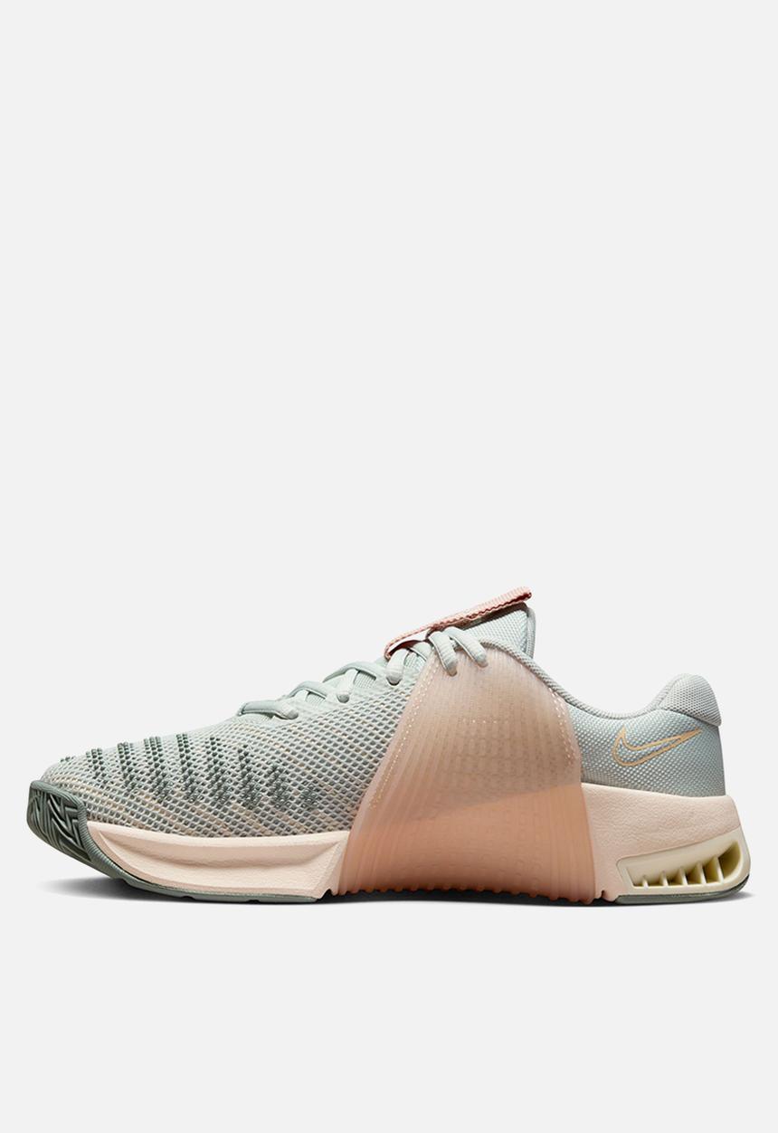 Nike - Metcon 9 - light silver/pale ivory-guava ice