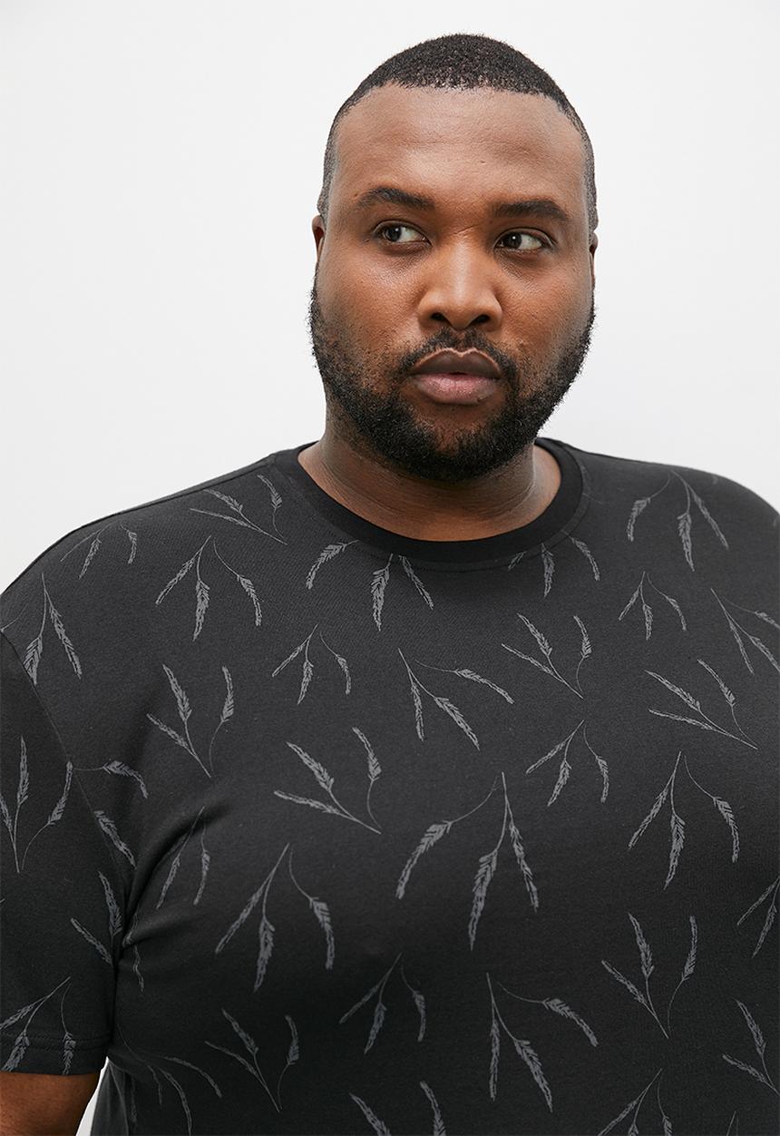 Superbalist - Feather print plus aop print tees - black
