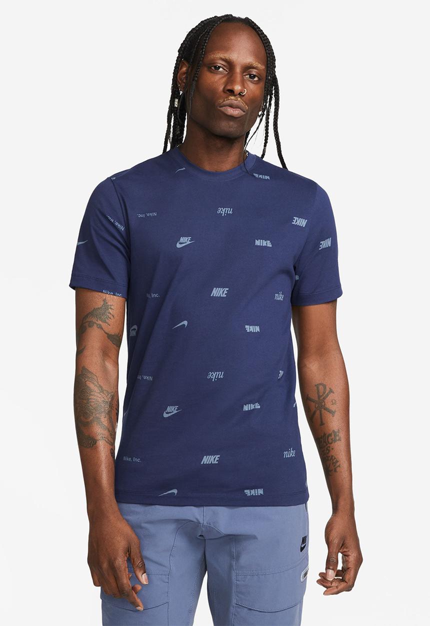 Nike - NSW Club + All-over print tee- blue 