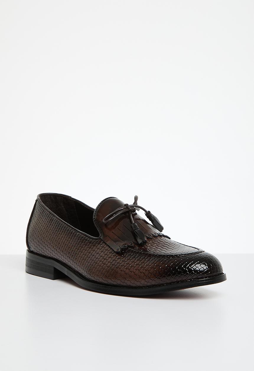 PC - Formal slip on bow - choc basket weave  