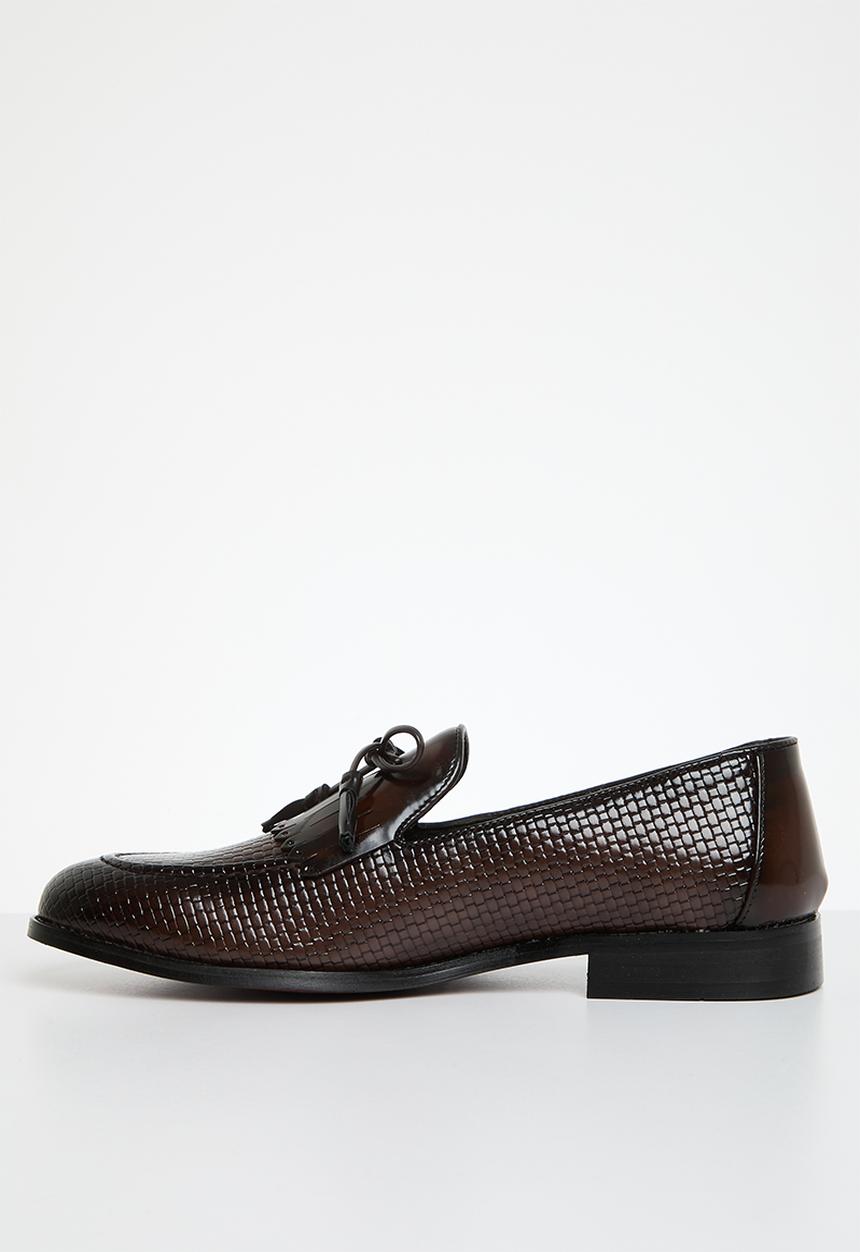 PC - Formal slip on bow - choc basket weave  
