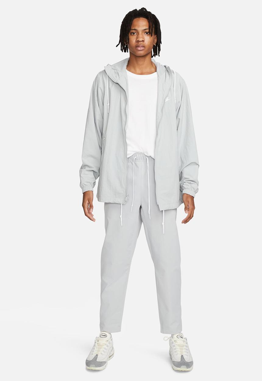Nike - Nike club woven taper leg pants - light smoke grey