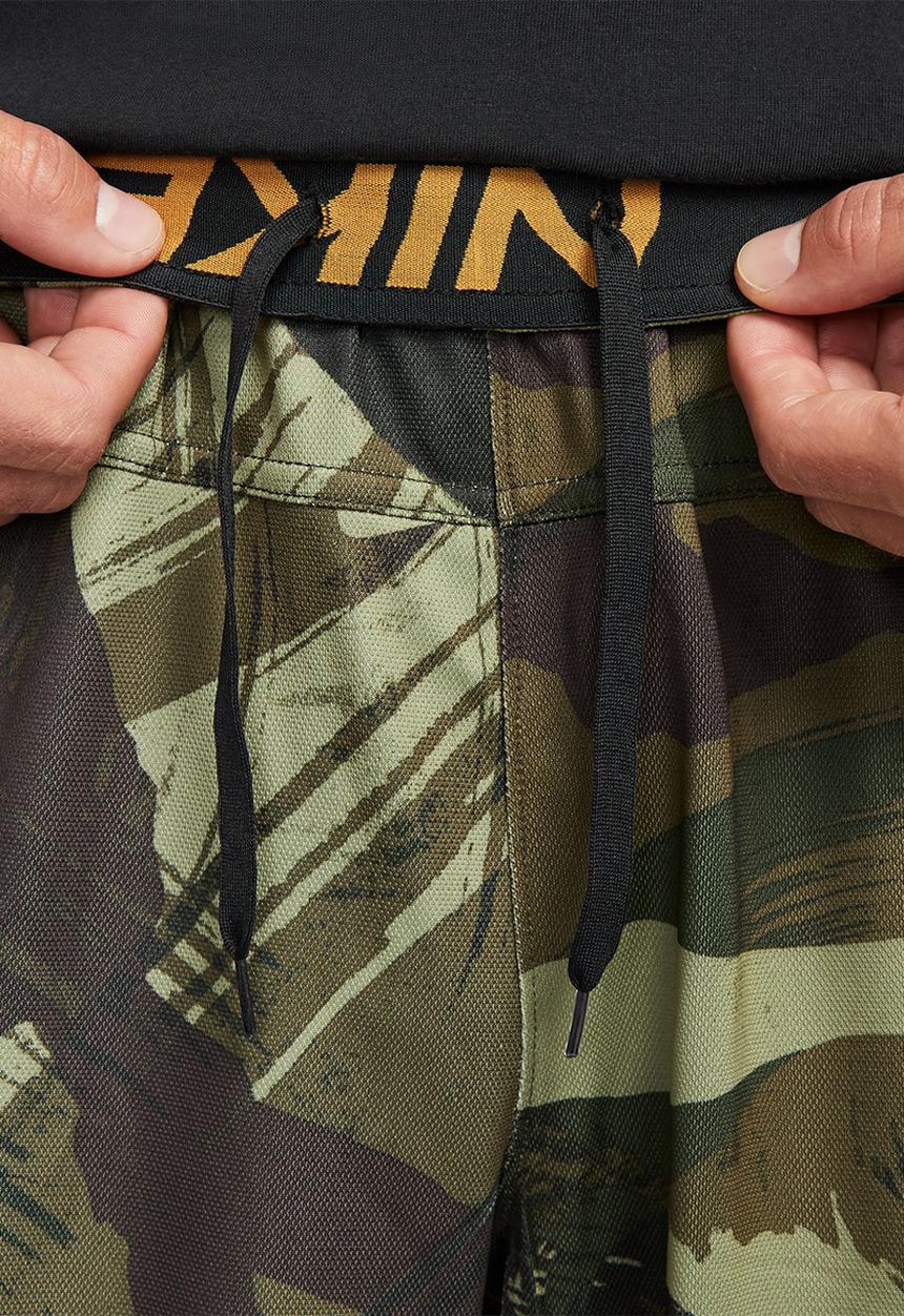 Nike - M Nike dri-fit totality 9in shorts - camo 