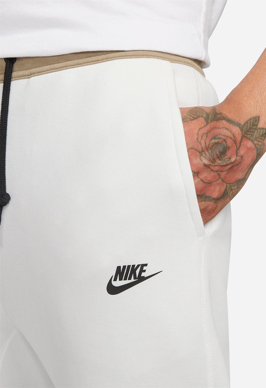Nike - Nike tech fleece jogger - summit white 