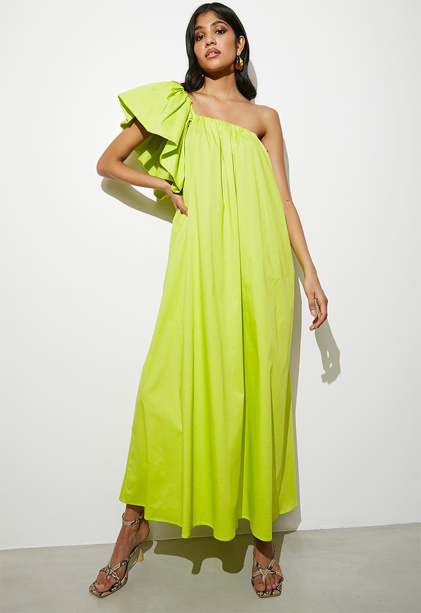 VELVET - Statement trapeze maxi with ruffle detail - lime