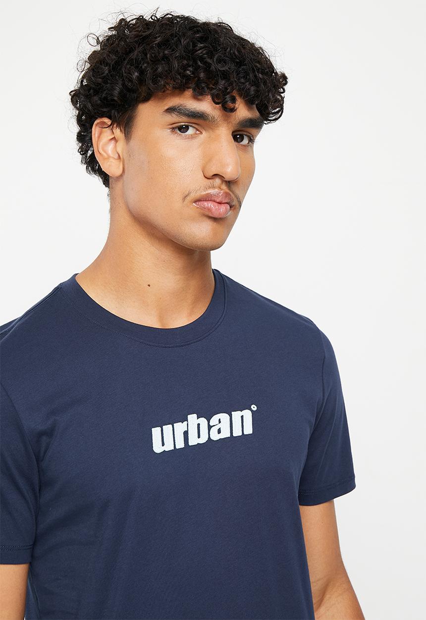 urban° - Mens Urban Core Large run stitch embrodiery tee  - black Iris