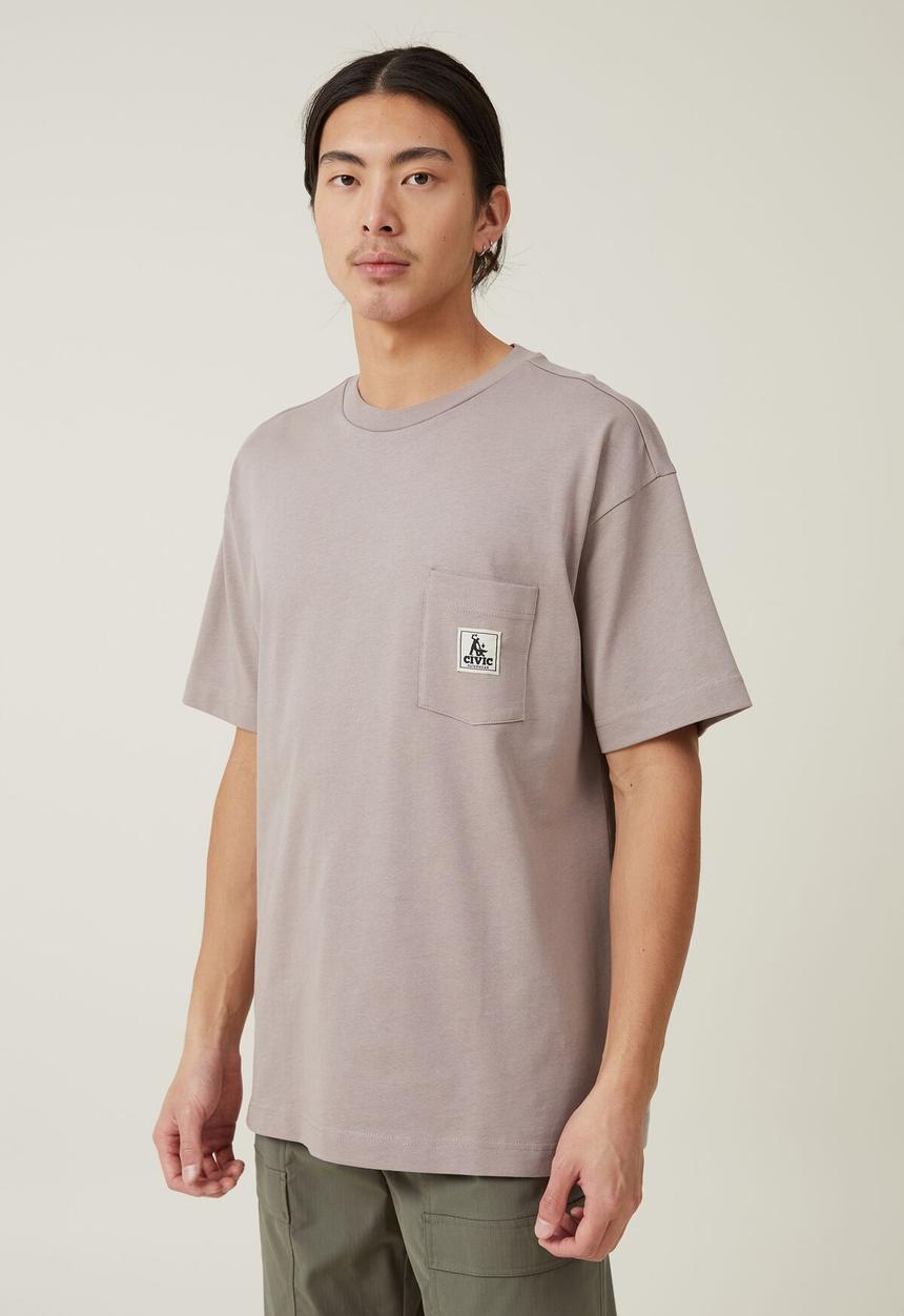 Cotton On - Box fit pocket t-shirt - dusk/civic outerwear
