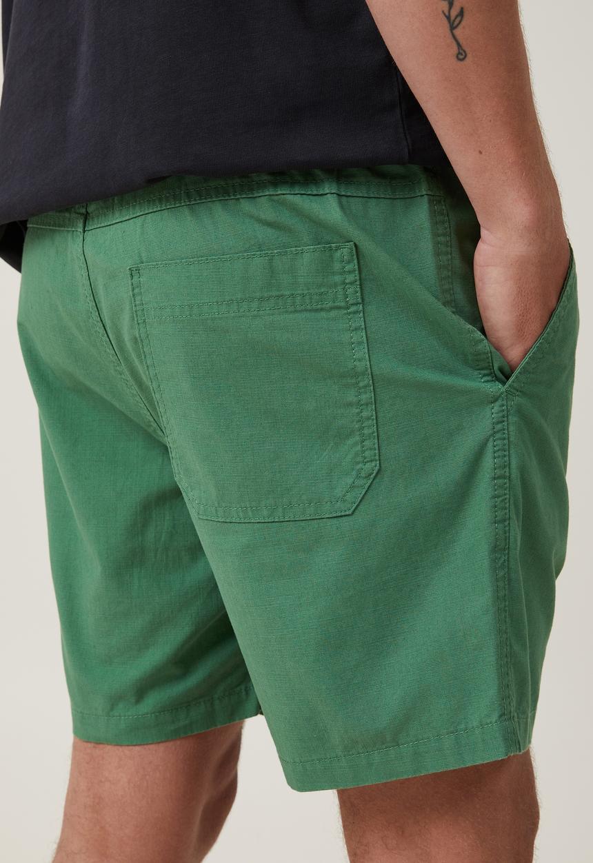 Cotton On - Easy short - fairway green texture
