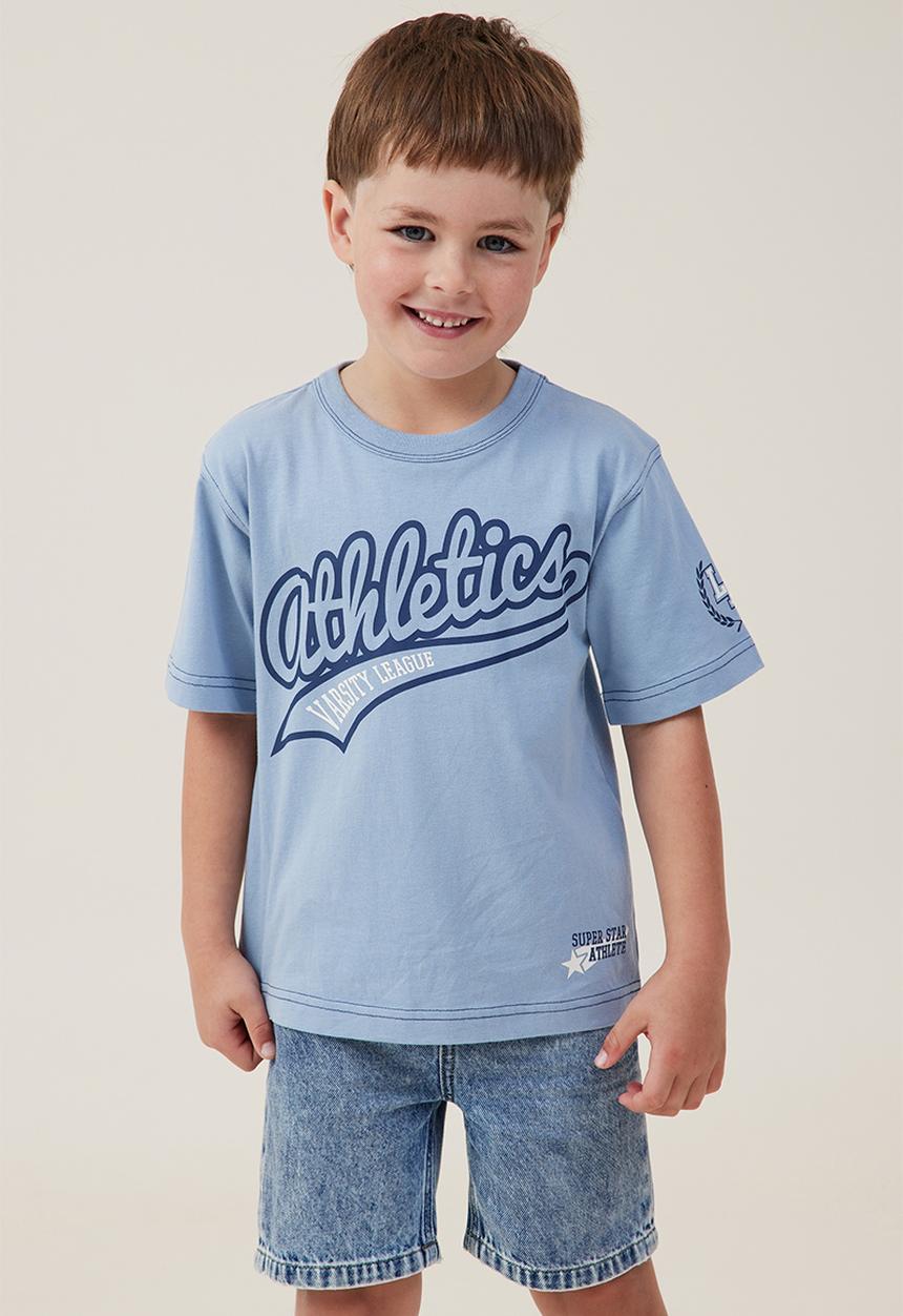 Cotton On - Jonny short sleeve print tee - dusty blue/athletics 12
